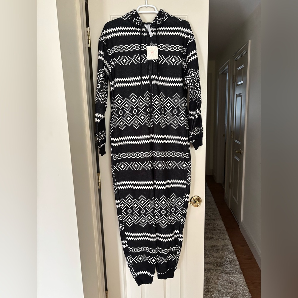 Fabletics Black Full-Length One-Piece Jumpsuit / Onesie – Size S, NWT